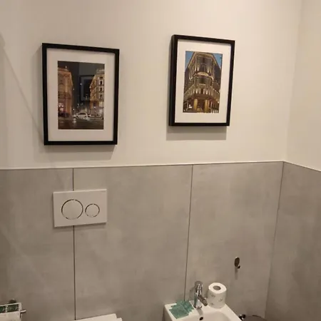 The House Of Light * Milán